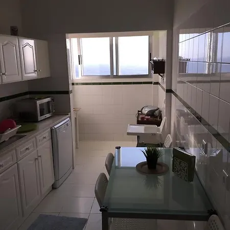 Flat with the sea view * Porto